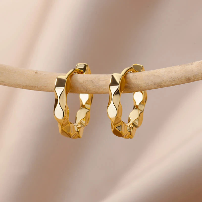 Faceted Wave Hoop Earrings | Gold-Plated Stainless Steel Serenyah