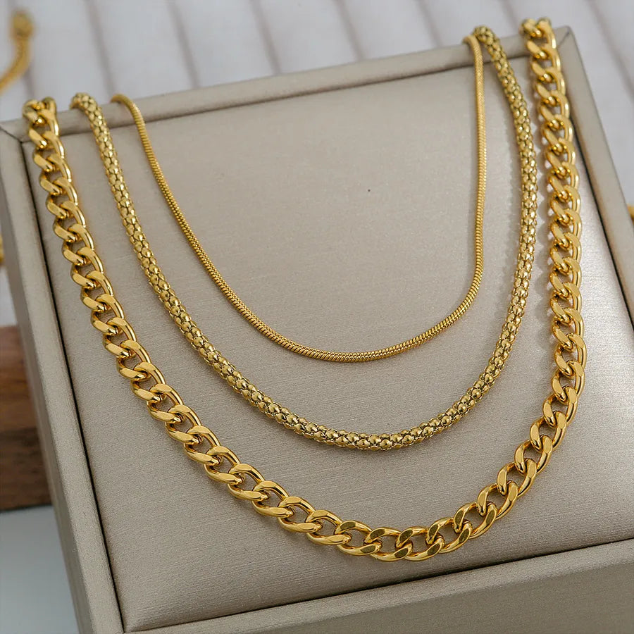Juego de collar de cadena de oro de 3 capas – Serpiente, Palomitas de maíz y Eslabón | Serenyah