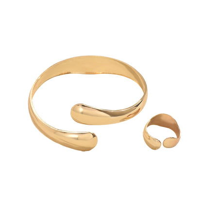 Forma Libera – Set de Anillo y Pulsera Dorados Orgánicos | Joyería Minimalista Escultórica | Serenyah