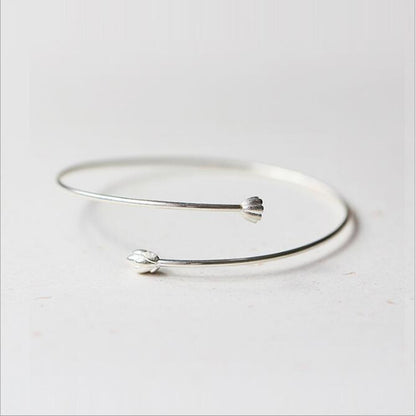 Floréa Bangle bracelete feminino floral prata minimalista