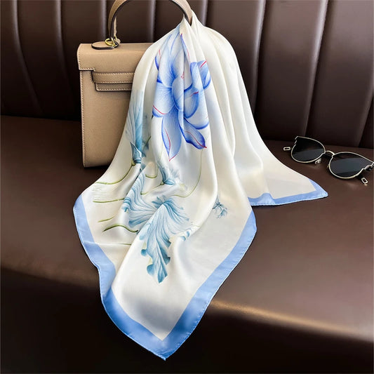 Lenço Quadrado Silk-Touch com Padrão Xadrez Serenyah
