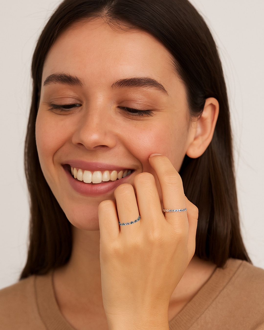 Anillo Verona – Anillo de Plata de Ley 925 con Corazón y Piedras | Joyería Romántica y Elegante