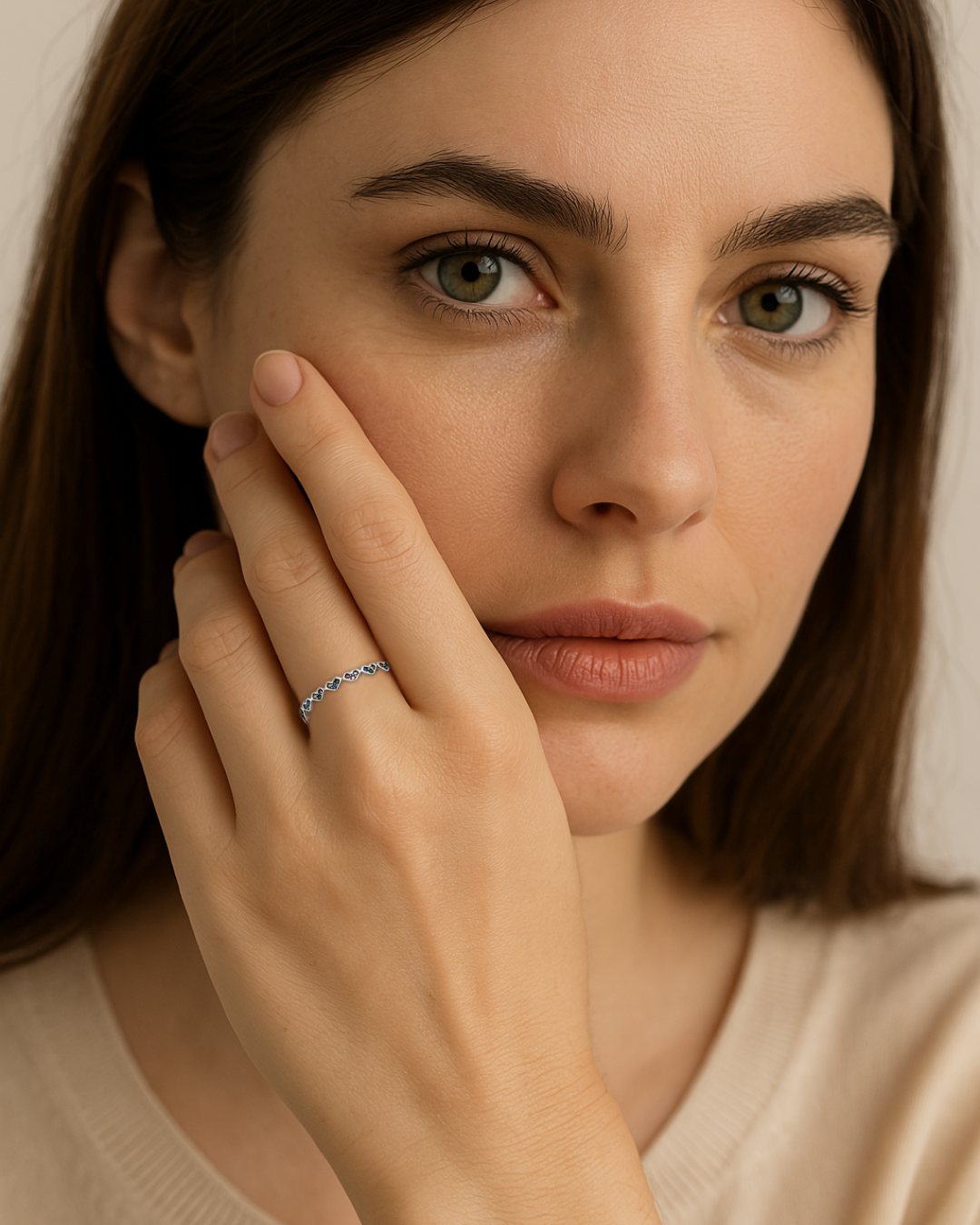 Anillo Verona – Anillo de Plata de Ley 925 con Corazón y Piedras | Joyería Romántica y Elegante