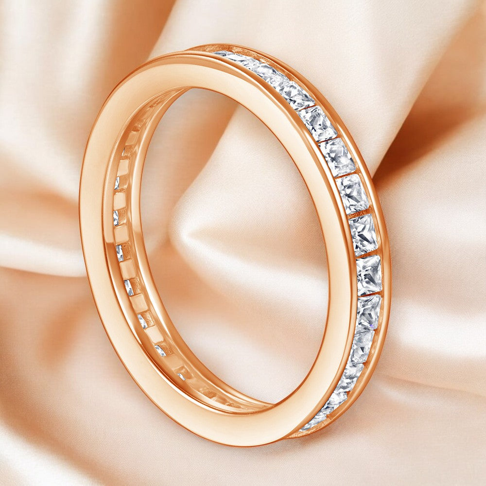 Anillo Liora – Anillo de banda plana de plata de ley 925 con línea de microcirconitas | Lujo minimalista
