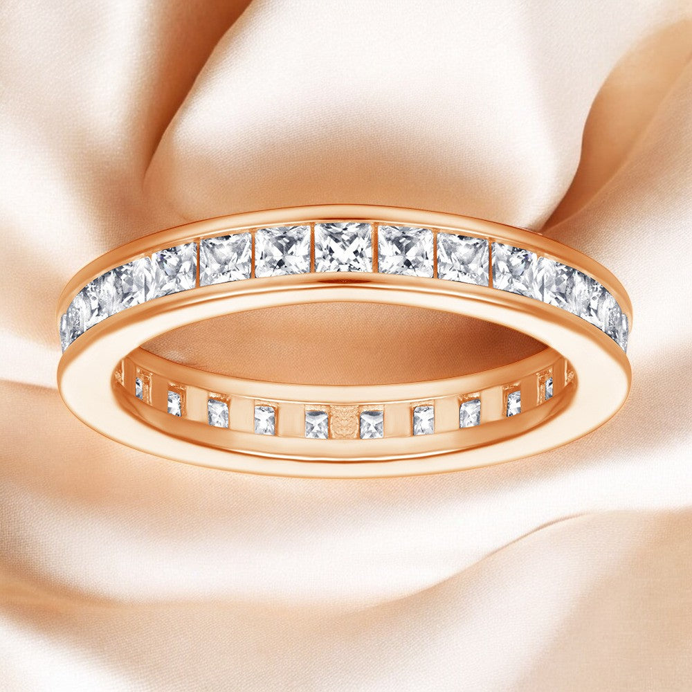 Anillo Liora – Anillo de banda plana de plata de ley 925 con línea de microcirconitas | Lujo minimalista