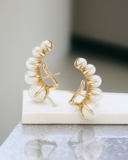 Pendientes Bellamé – Cascadas de Perlas Doradas en Ear Cuff | No Requiere Perforación | Serenyah