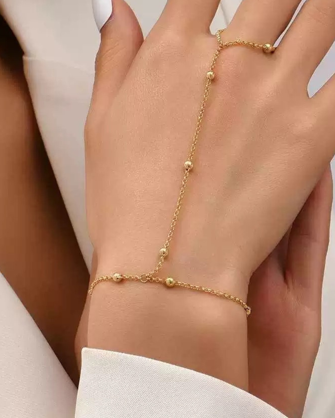 Brazalete Dorado – Pulsera de Cadena de Oro para la Mano | Pulsera Esclava de Dedo a Muñeca | Serenyah