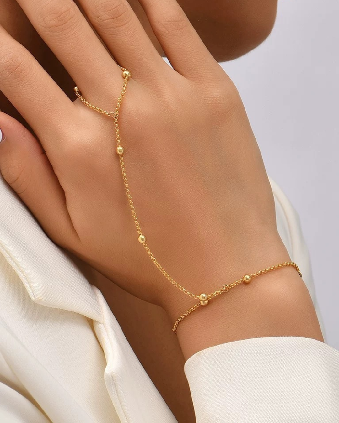 Brazalete Dorado – Pulsera de Cadena de Oro para la Mano | Pulsera Esclava de Dedo a Muñeca | Serenyah