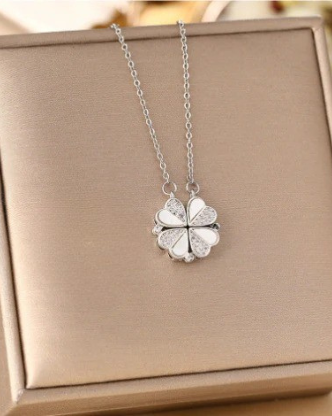 Riviera Clover Necklace | Mother of Pearl Four-Leaf Clover Pendant – Serenyah