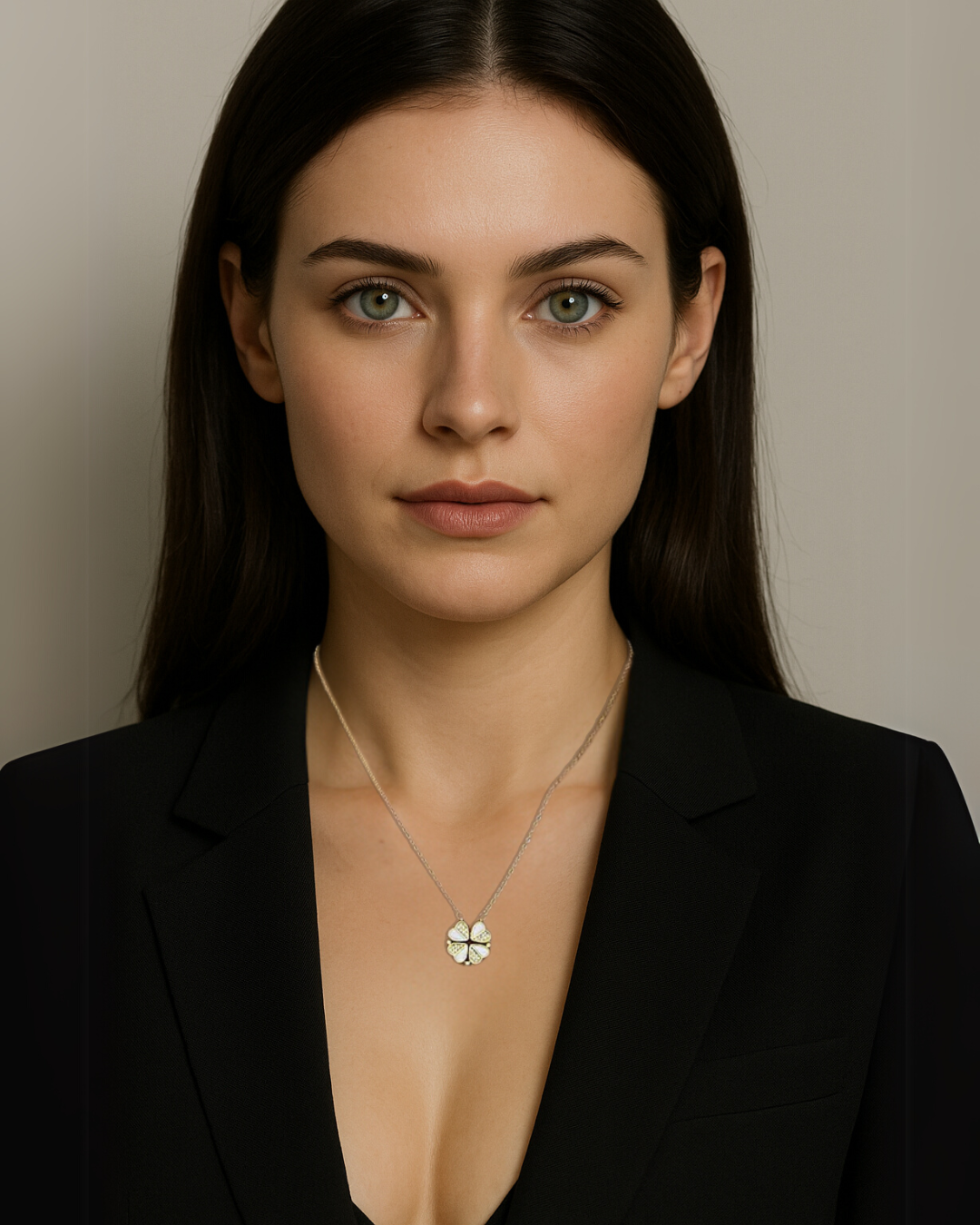 Riviera Clover Necklace | Mother of Pearl Four-Leaf Clover Pendant – Serenyah